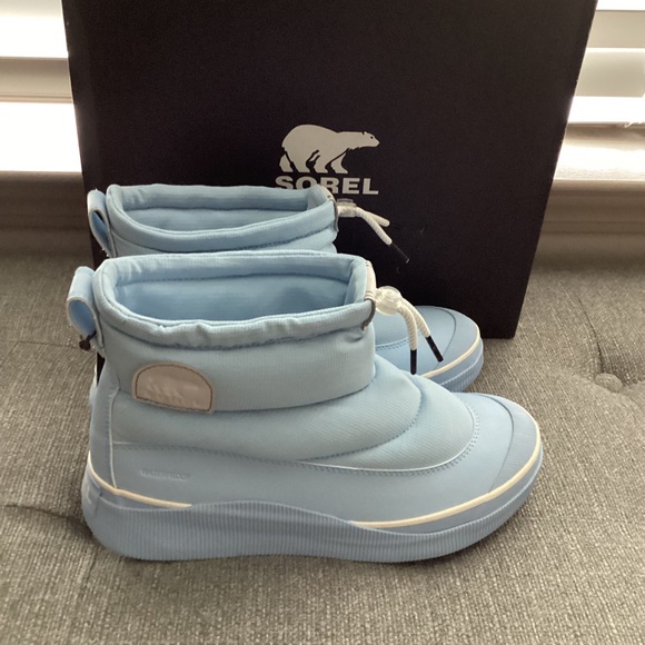 SOREL Out N About IV Puffy Lace-Up Waterproof Boot (Women) 8.5M - Picture 2 of 12